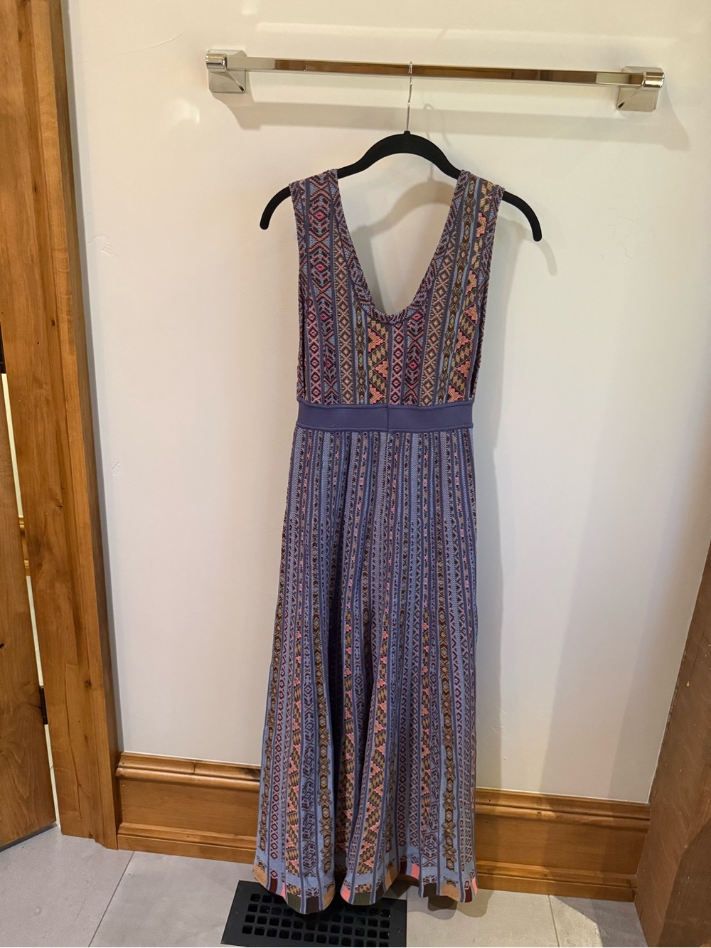 Sleeveless V-Neck Printed Maxi Dress in Lavender Pattern
